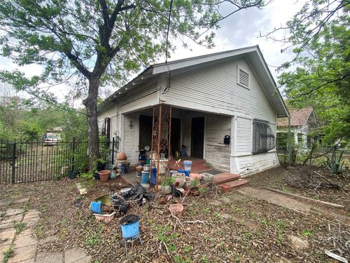 2818 Saunders Ave, San Antonio, TX, 78207-4140 | Card Image