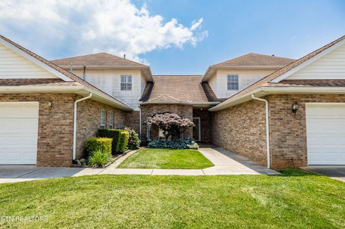 274 Royal Oaks Dr, Maryville, TN, 37801-9614 | Card Image