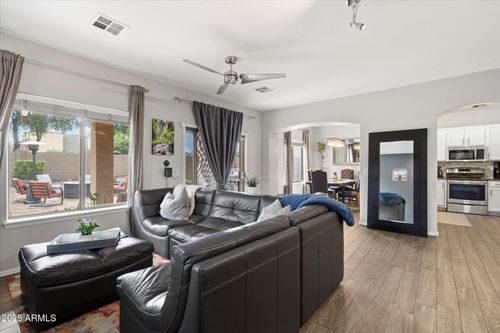 1019 W Kowalsky Ln, Phoenix, AZ, 85041-3977 | Card Image