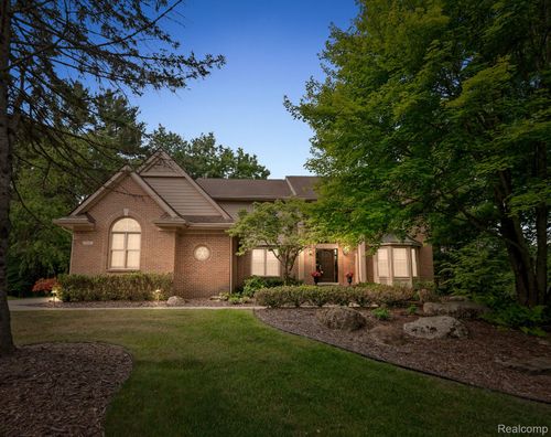 408 Indian Hills Dr, Oxford, MI, 48371-6200 | Card Image