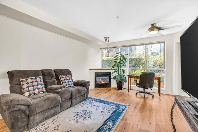 304 - 122 E 3 Rd Street, Condo with 1 bedrooms, 1 bathrooms and 1 parking in North Vancouver BC | Image 2