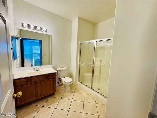 UNIT-1325 - 833 Aspen Peak Loop, Condo with 2 bedrooms, 2 bathrooms and null parking in Henderson NV | Image 10