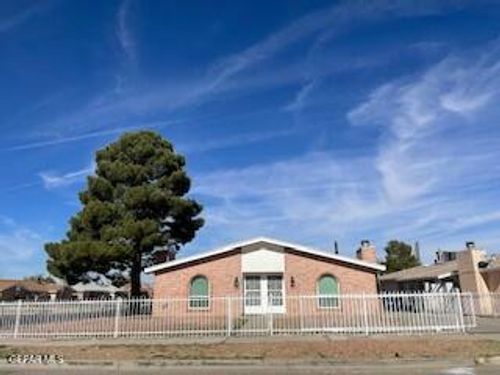 2803 Beachcomber Dr, El Paso, TX, 79936-2097 | Card Image