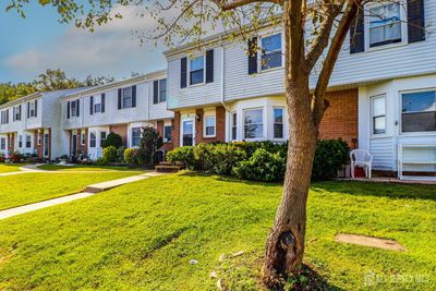 4 Dogwood Court, Townhouse with 3 bedrooms, 3 bathrooms and null parking in Sayreville NJ | Image 3