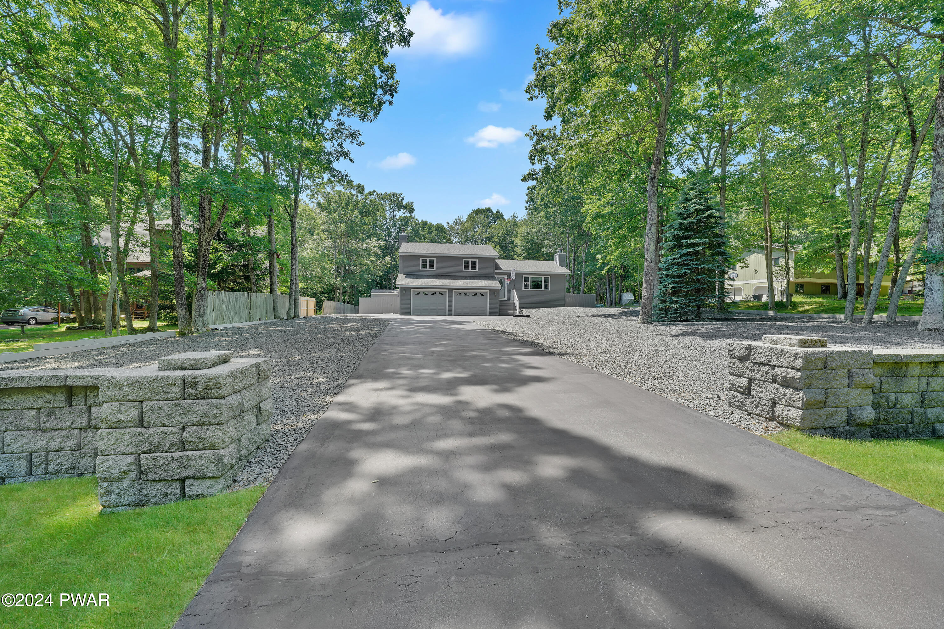 Spruce Lake Dr, Milford, PA 18337