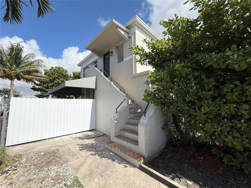 b-2311 Nw 15th St, Miami, FL, 33125 | Card Image