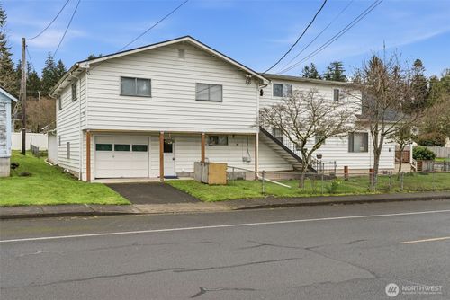 180 Second Street, Cathlamet, WA, 98612 | Card Image
