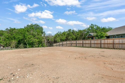 501 Mooney Ln, Fredericksburg, TX, 78624-3863 | Card Image