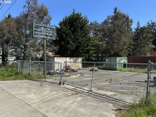 755 S Empire Blvd, Coos Bay, OR, 97420-2718 | Card Image