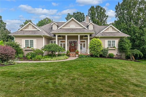 202 Rolling Hills Dr, Wexford, PA, 15090-7330 | Card Image