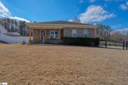 611 Pearson Town Rd, Moore, SC, 29369-9251 | Card Image