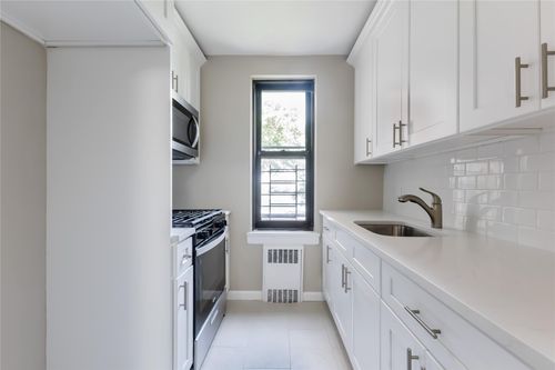apt-2e-112 Northern Blvd, Corona, NY, 11368-1308 | Card Image