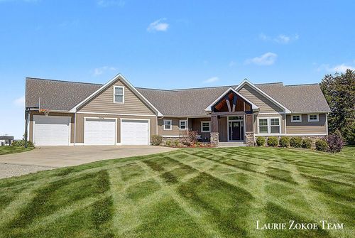 12474 64th Ave, Allendale, MI, 49401-7704 | Card Image