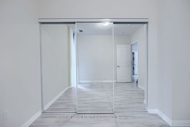 201 - 65 Watergarden Dr, Condo with 3 bedrooms, 2 bathrooms and 1 parking in Mississauga ON | Image 14