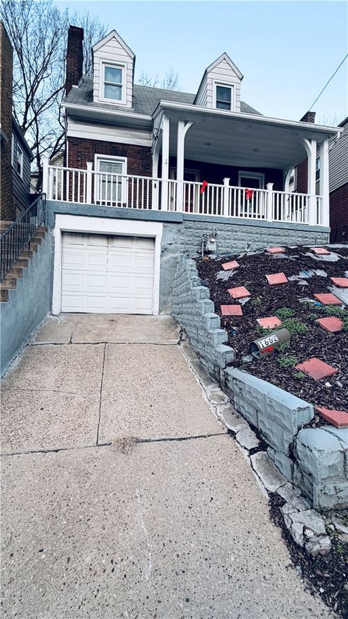 1662 Mcfarland Rd, Pittsburgh, PA, 15216-1811 | Card Image