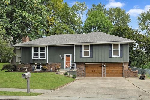 505 Se Gingerbread Ln, Blue Springs, MO, 64014-3616 | Card Image