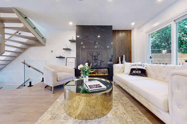 42 Coventry Crt, House other with 7 bedrooms, 5 bathrooms and 2 parking in Richmond Hill ON | Image 5