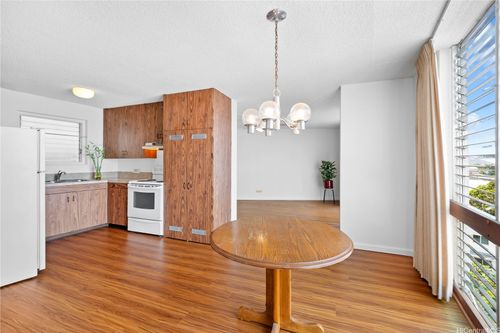 apt-703-1139 9th Ave, Honolulu, HI, 96816-2423 | Card Image