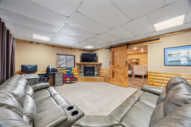 Family Room | Image 22