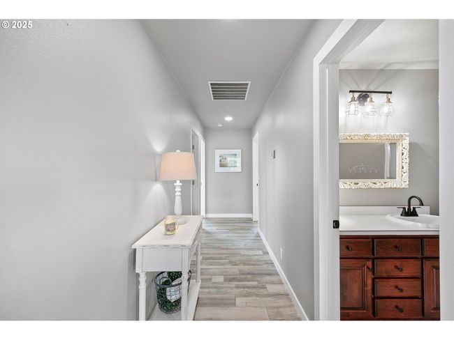 34207 Enos Dr, House other with 5 bedrooms, 5 bathrooms and 2 parking in Halsey OR | Image 32