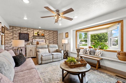315 Emery Ave, Castle Dale, UT, 84513-7763 | Card Image