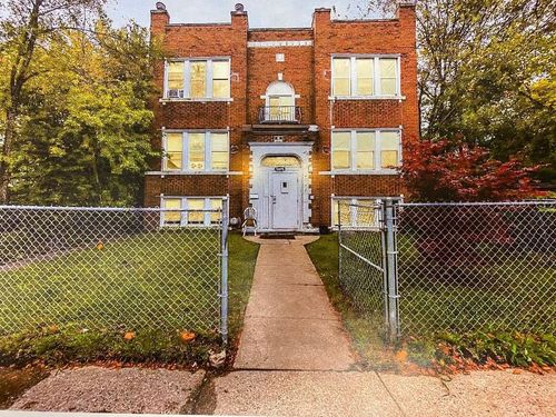 5075 Chalmers St, Detroit, MI, 48213-3726 | Card Image
