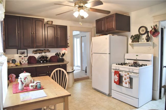 31 Line St, House other with 2 bedrooms, 2 bathrooms and 3 parking in Sharpsville PA | Image 11