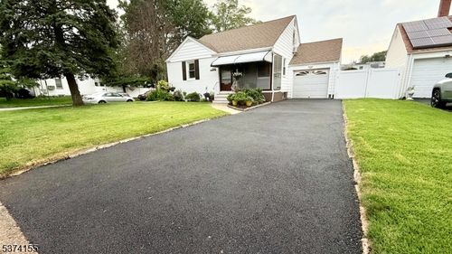 442 Rosewood Ter, Linden, NJ, 07036-5220 | Card Image