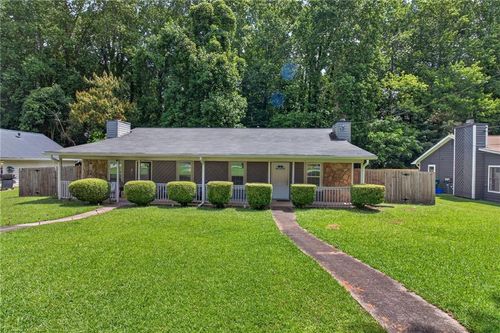 2141 Valley Oaks Dr Se, Smyrna, GA, 30080-1400 | Card Image
