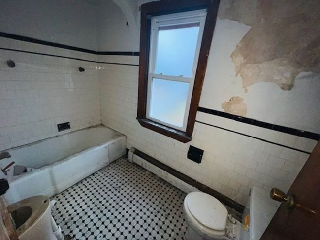 33 Murray St, House other with 3 bedrooms, 2 bathrooms and 4 parking in Providence RI | Image 6