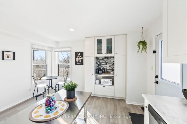 24 Mckeown Cres, House attached with 3 bedrooms, 2 bathrooms and 4 parking in Amherstview ON | Image 25