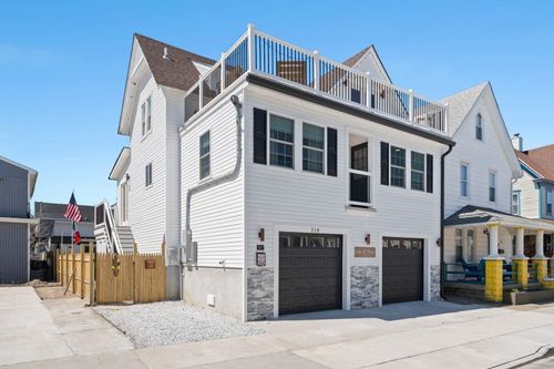 218 E Taylor Ave, Wildwood, NJ, 08260-4535 | Card Image