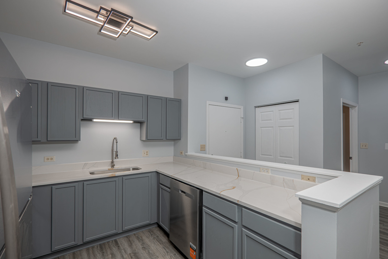Residential Lease in Elgin 4