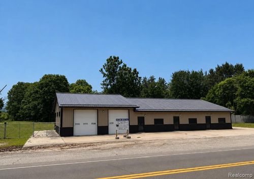6390 Lapeer Rd, Fostoria, MI, 48435-9623 | Card Image