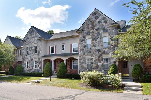 a-1635 Huntington Park, Rochester Hills, MI, 48309-2203 | Card Image