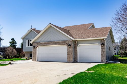 2715 33rd St S, Fargo, ND, 58103-7816 | Card Image