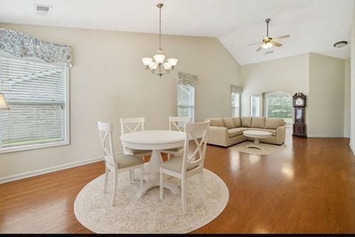 145 Plymouth Dr, Lebanon, TN, 37087-3290 | Card Image