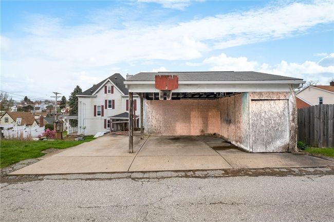 1045 Park Ave, House other with 4 bedrooms, 2 bathrooms and null parking in East Mc Keesport PA | Image 35