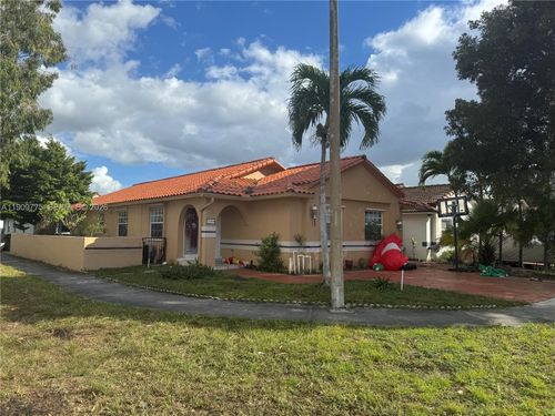 7599 W 4th Ct, Hialeah, FL, 33014-4204 | Card Image