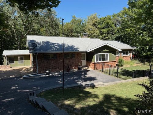 10233 Schuessler Rd, Saint Louis, MO, 63128-3234 | Card Image