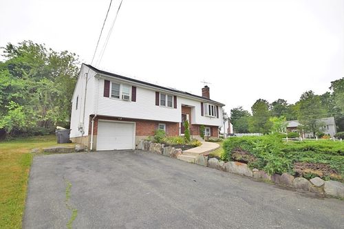 3 Blanchard St, Avon, MA, 02322-1245 | Card Image