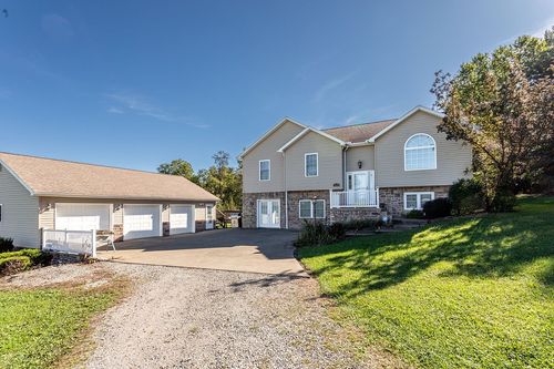 115 Maple Hill Ln, Uniontown, PA, 15401-8906 | Card Image