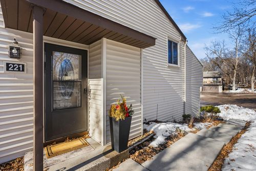 221 River Woods Ln, Burnsville, MN, 55337-3380 | Card Image
