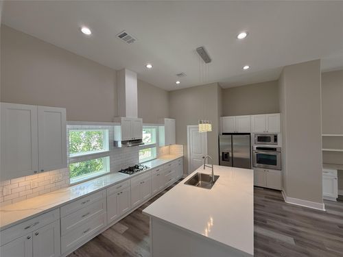 2123 Bidwell Dr, Houston, TX, 77018-1490 | Card Image