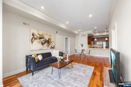 78 Wayne St, Jersey City, NJ, 07302-5581 | Card Image