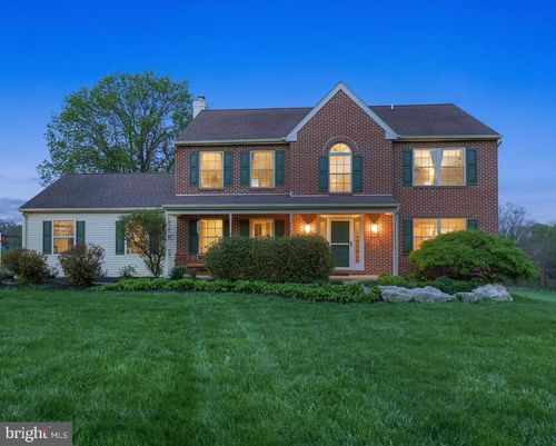 7 E Hunter Creek Ln, WEST GROVE, PA, 19390-9202 | Card Image