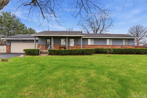 5037 W Court St, Flint, MI, 48532-4112 | Card Image