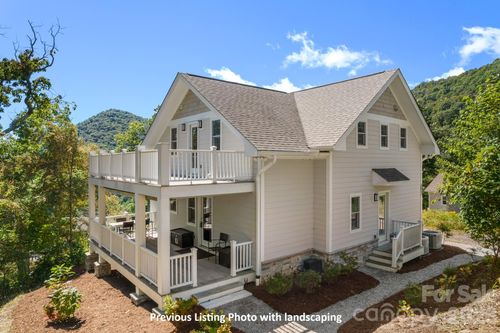11 Lila Ln, Clyde, NC, 28721-8824 | Card Image