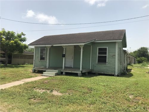 203 N 1st St, Robstown, TX, 78380-3203 | Card Image