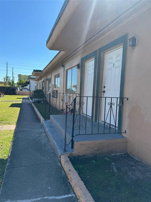 3-2110 Nw 24th St, Miami, FL, 33142-8482 | Card Image